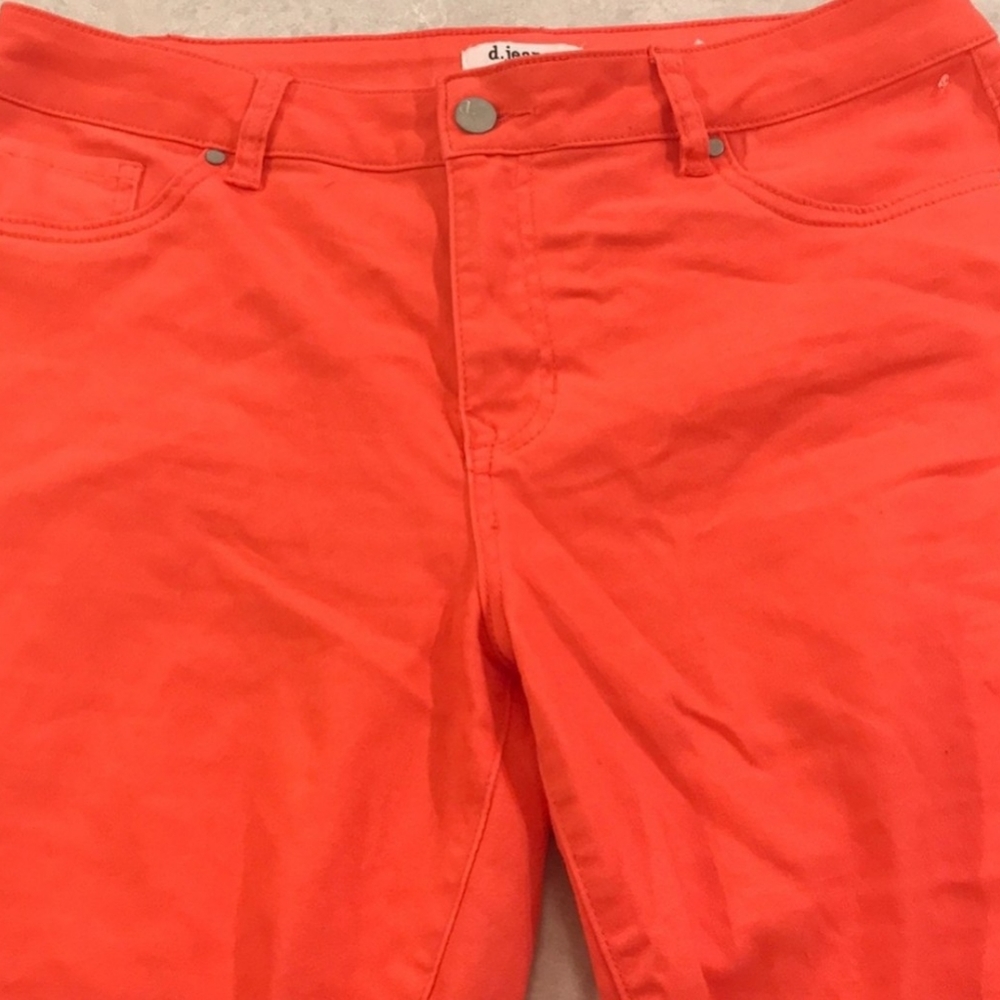 d.Jean's High Rise Jeggings - Picture 2 of 4